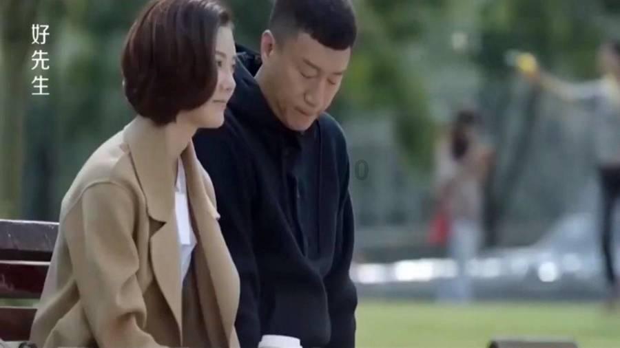 红色鹦鹉逃脱